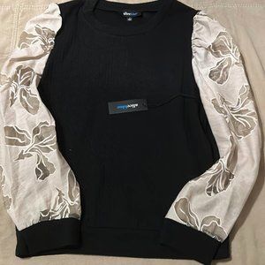 NEW NILLEBLUE WOMEN SWEATER SIZE M